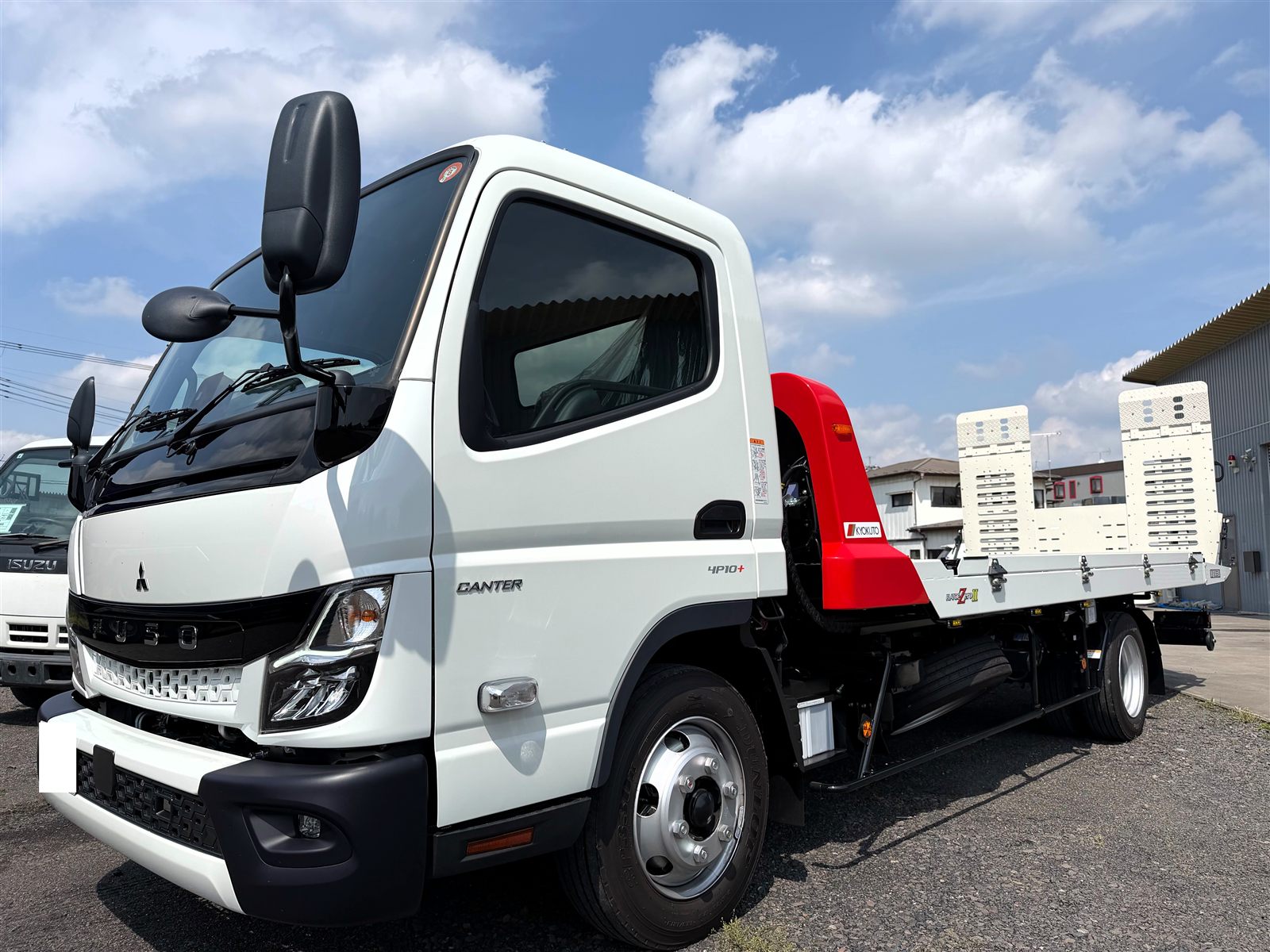 三菱ふそう キャンター キャリアカー・車両運搬車 の詳細を見る