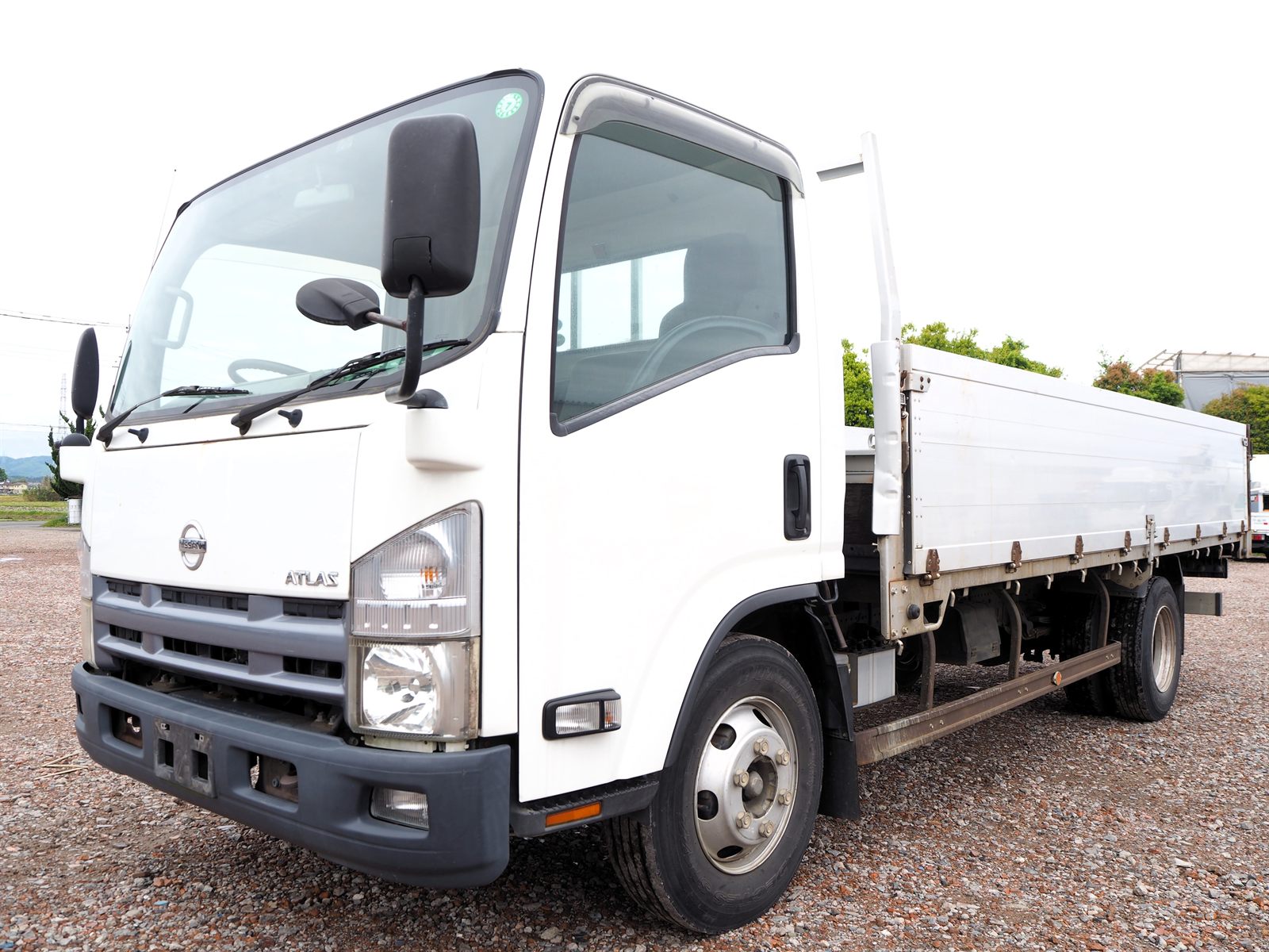 日産 アトラス 平ボディ の詳細を見る